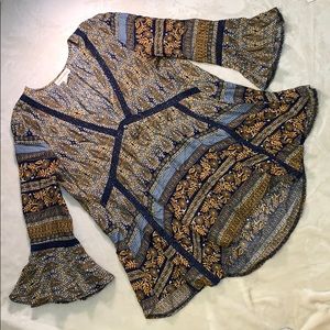Patterned V-neck Blouse